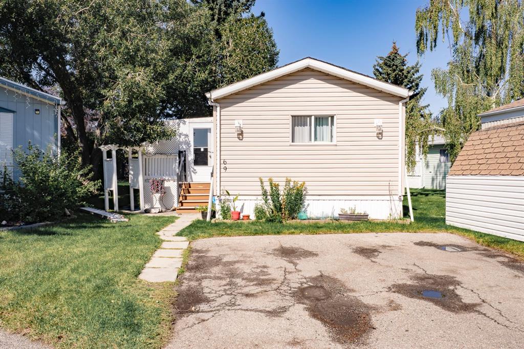 69 Burroughs Place NE, Calgary, Alberta, T1Y 6K5