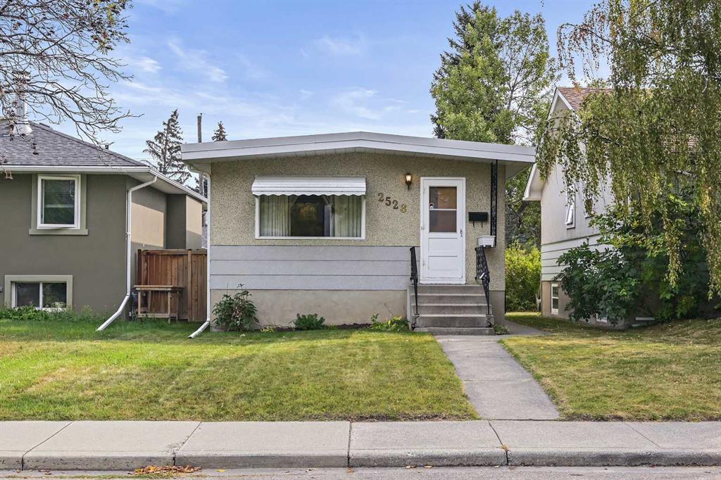 2528 17A Street NW, Calgary, Alberta, T2M 3S6