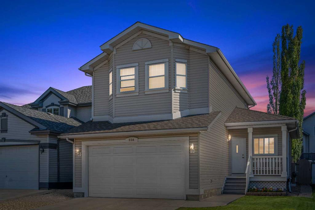 228 Douglas Ridge Close SE, Calgary, Alberta, T2Z 2P6