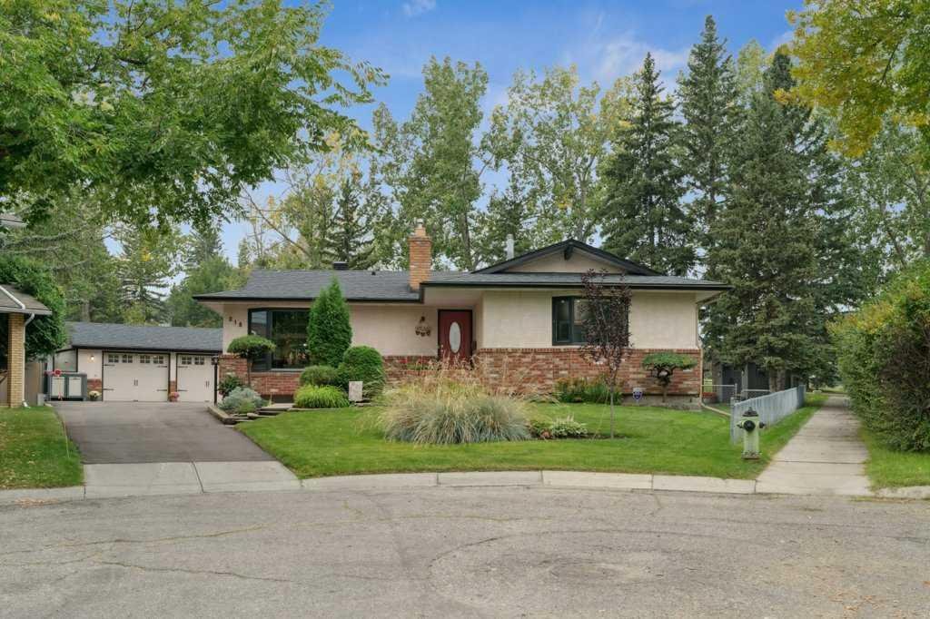 318 Oakhill Place SW, Calgary, Alberta, T2V 3X5