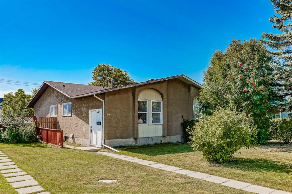 13 Rundlelawn Court NE, Calgary, Alberta, T2Y 3H3