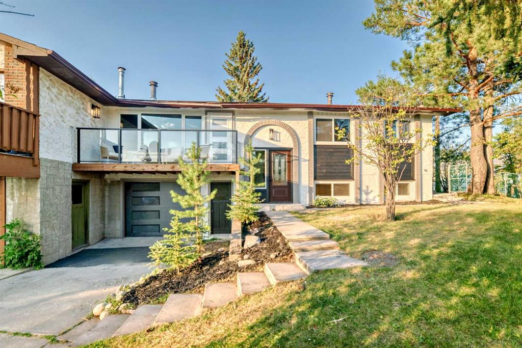 26 Dalgetty Place NW, Calgary, Alberta, T3A 1H9