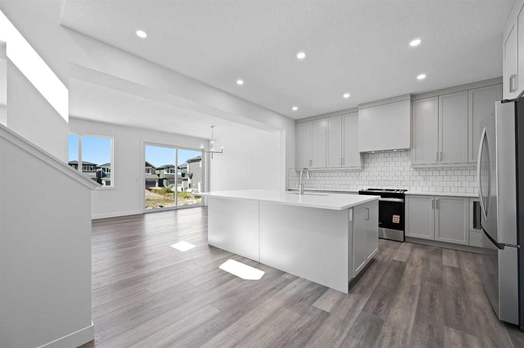 63 Corner Glen Common NE, Calgary, Alberta, T3N 2L9