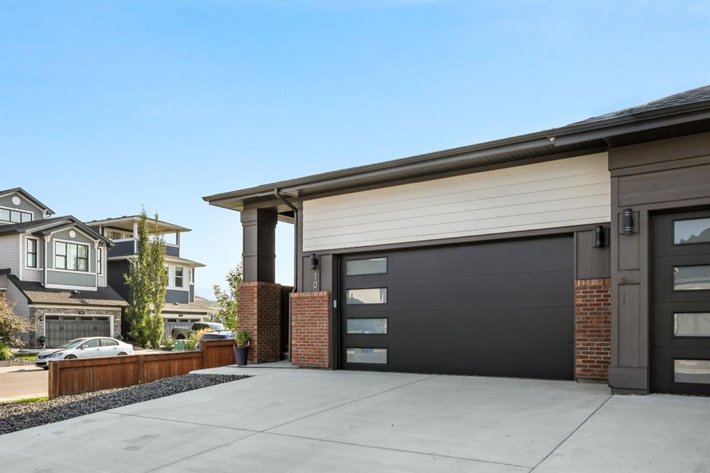 10 Cranbrook Common SE, Calgary, Alberta, T3M 3C2