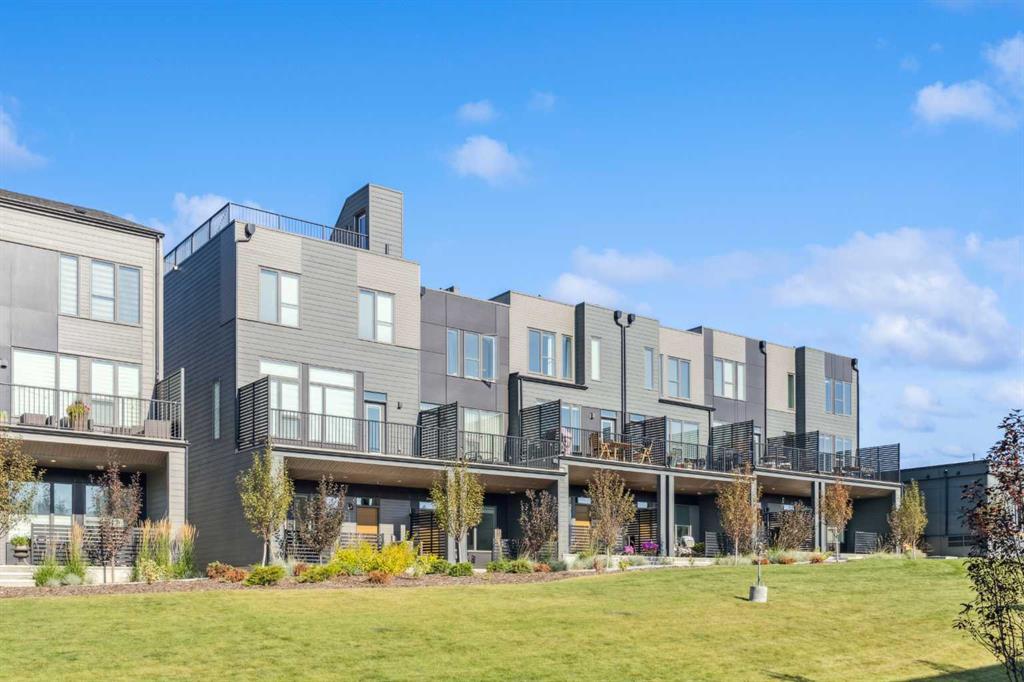 228 Sovereign Common SW, Calgary, Alberta, T3C 3Y3