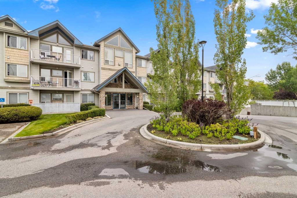 #205 7 Harvest Gold Manor NE, Calgary, Alberta, T3K 4Y3