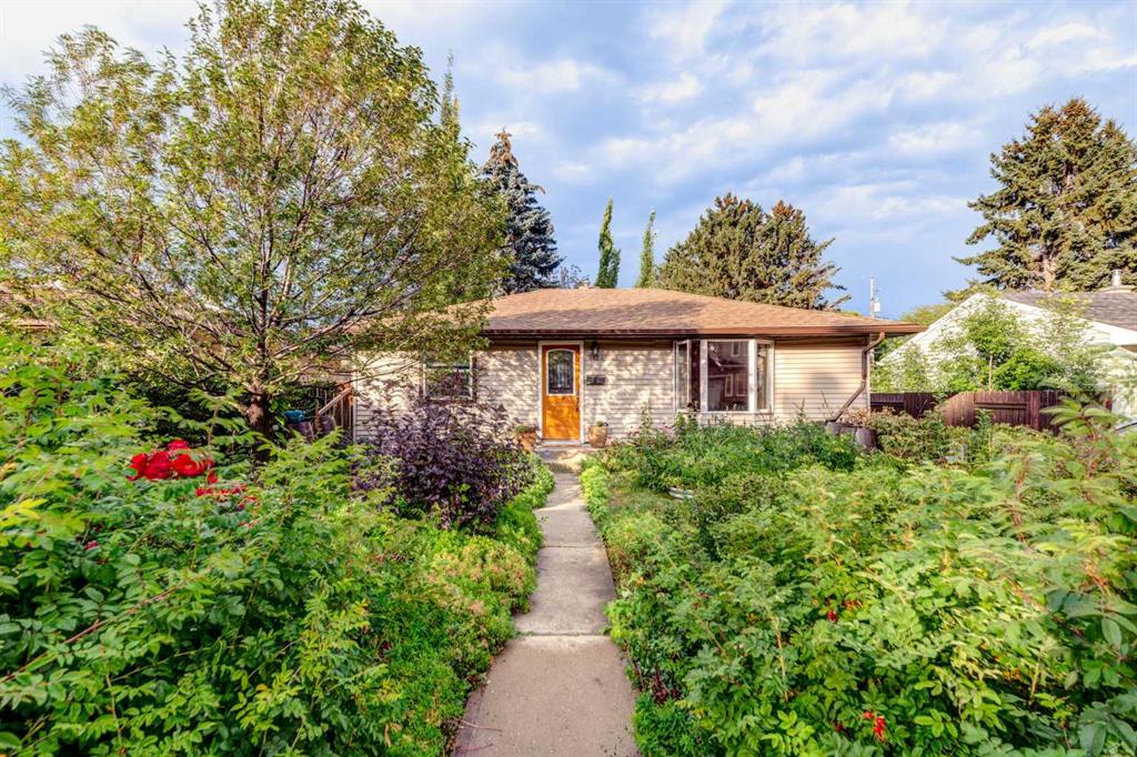 8124 33 Avenue NW, Calgary, Alberta, T3B 1L8