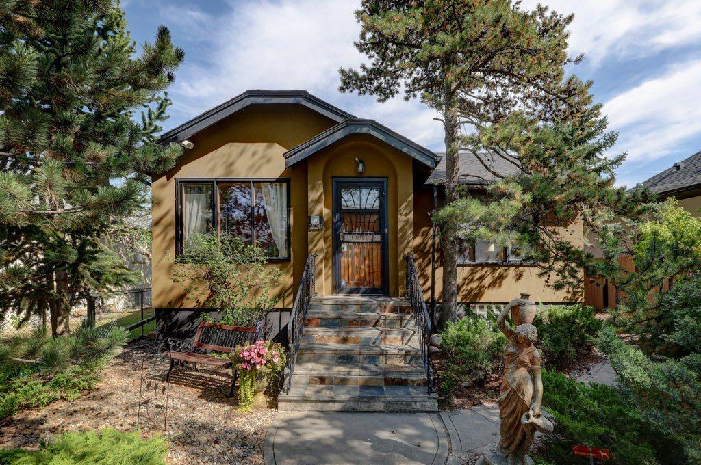 226 8A Street NE, Calgary, Alberta, T2E4J1