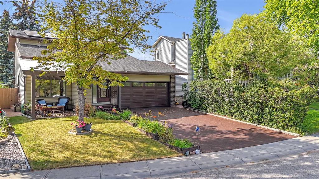 31 Scenic Green NW, Calgary, Alberta, T3L 1A1
