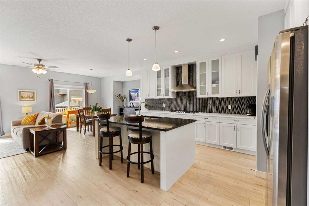 1366 Lackner Boulevard, Carstairs, Alberta, T0M 0N0