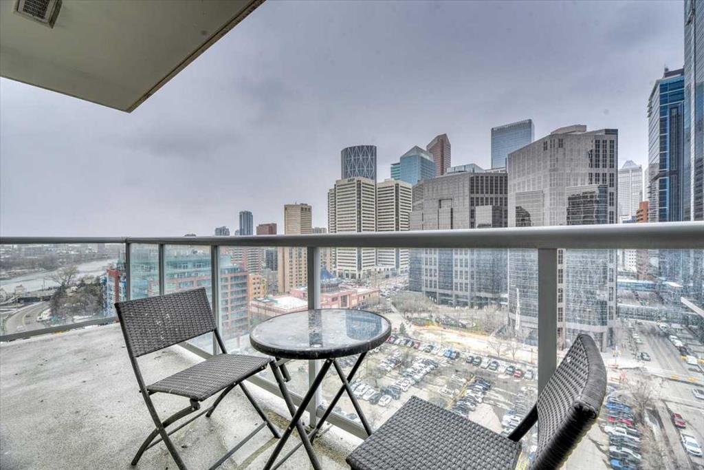 #1526 222 Riverfront Avenue SW, Calgary, Alberta, T2P 0W3