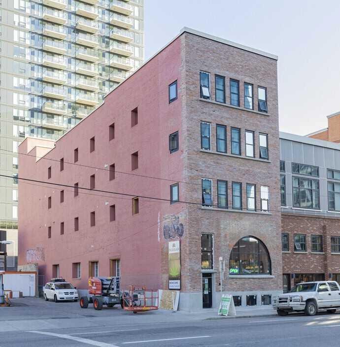 #101+105 206 11 Avenue SE, Calgary, Alberta, T2G 0X8