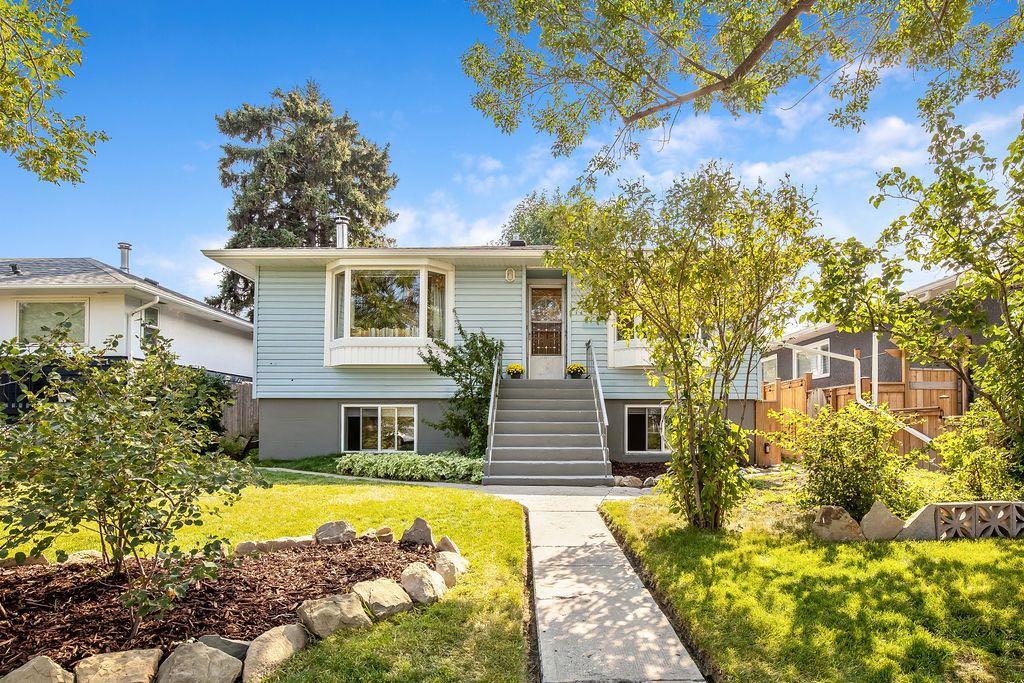 851 13 Avenue NE, Calgary, Alberta, T2E 1C9