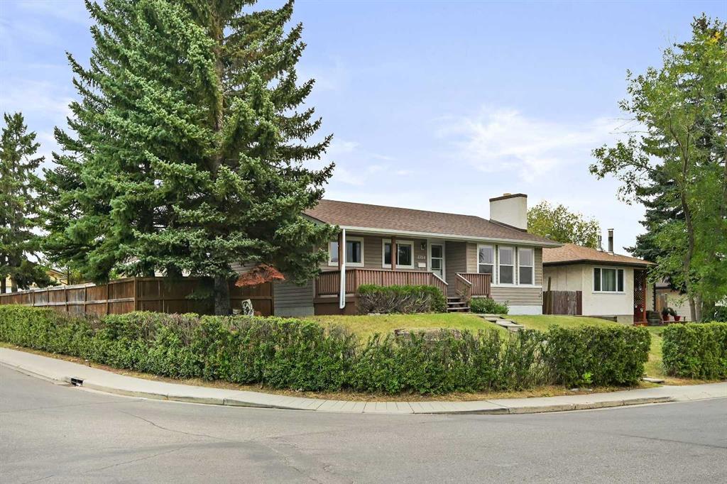5704 18 Avenue NE, Calgary, Alberta, T1Y 1P1