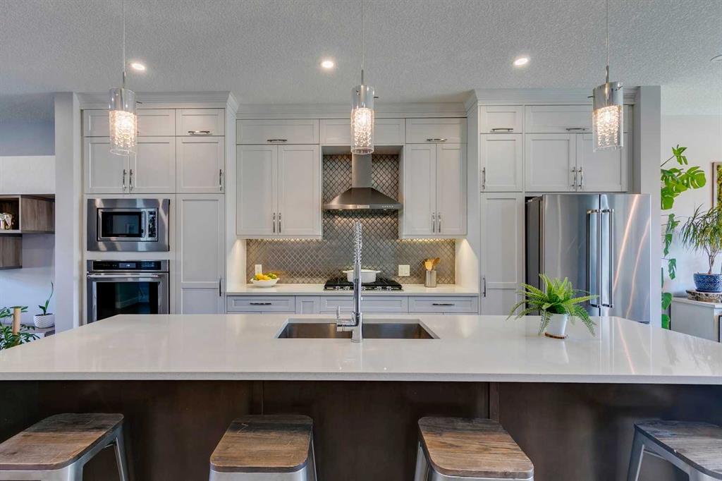 4017 1 Street NW, Calgary, Alberta, T2K 0X2