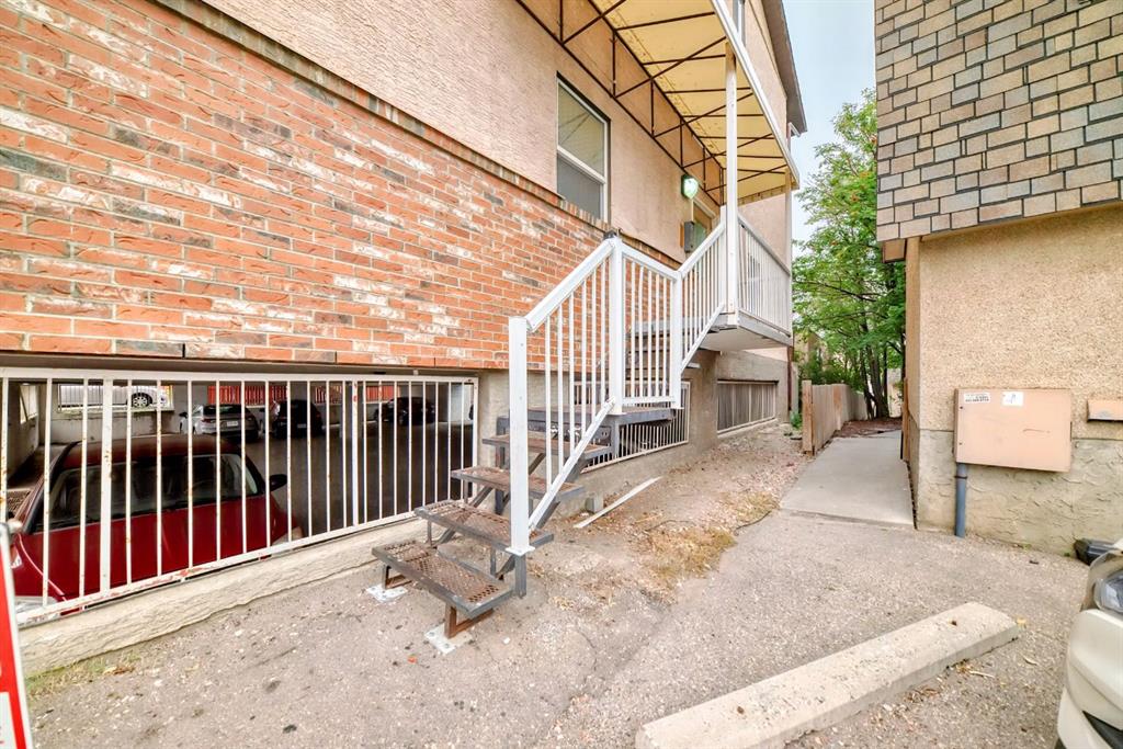 #103 6825 Centre Street NW, Calgary, Alberta, T2K 5C4