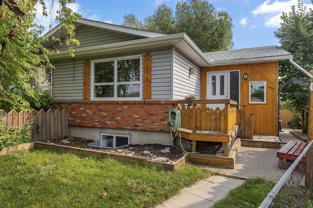 187 Deerview Way SE, Calgary, Alberta, T2X 3R8