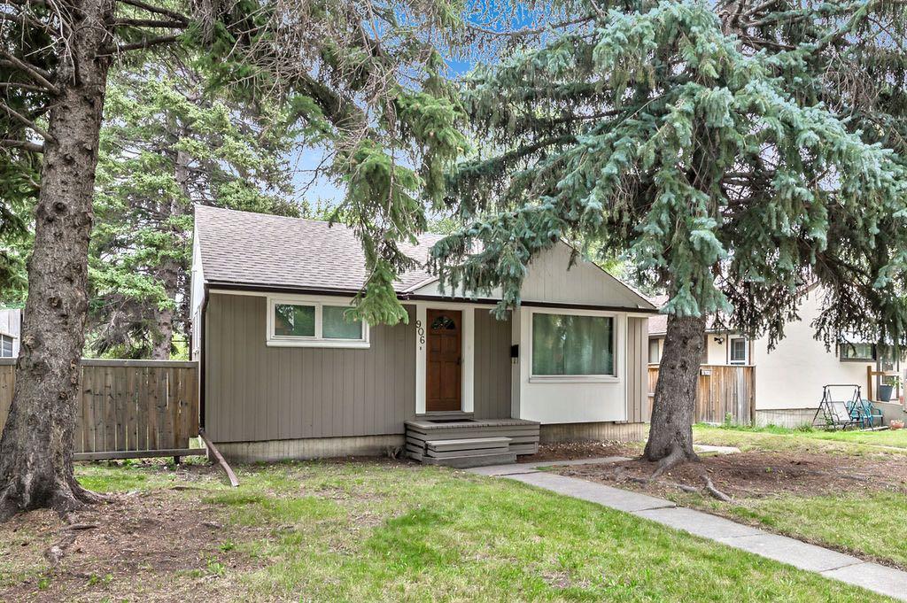 906 Rundle Crescent NE, Calgary, Alberta, T2M 3B9