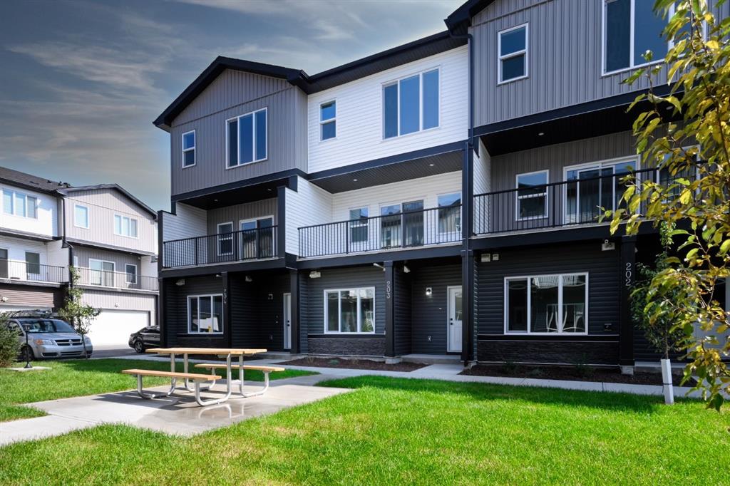 203 corner meadows Manor, Calgary, Alberta, T3N2N8