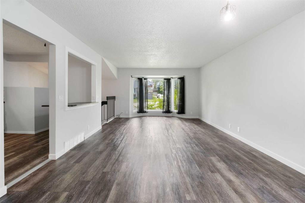 200 Macewan Glen Drive NW, Calgary, Alberta, T3K 2G4