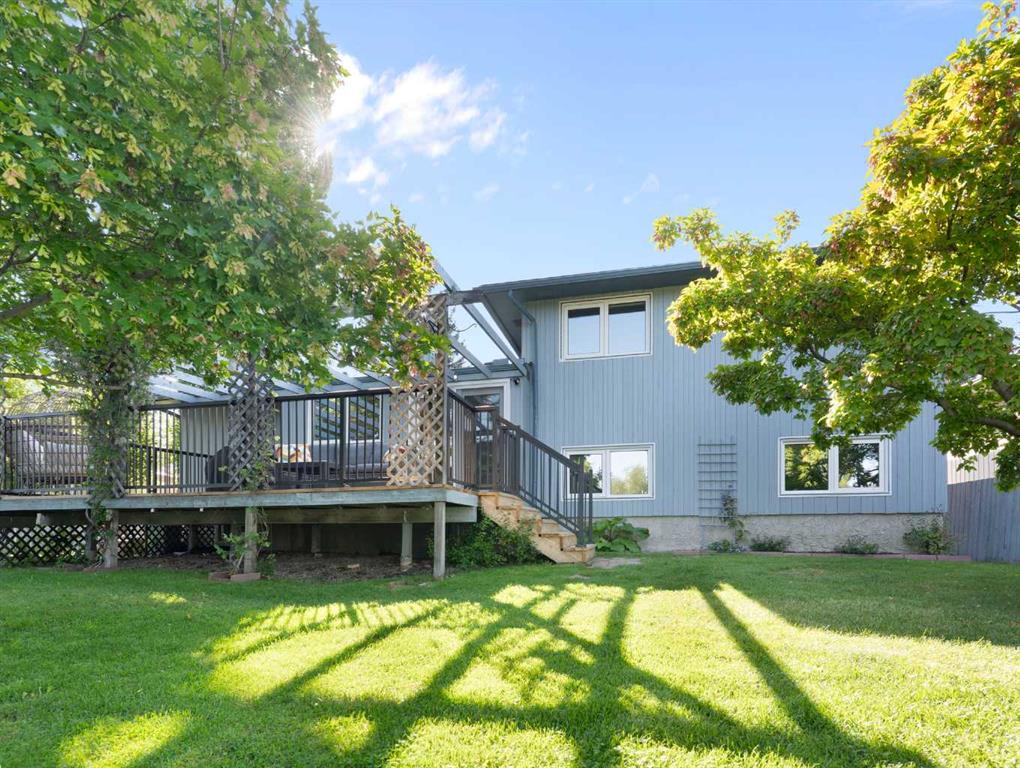 9308 26 Street SW, Calgary, Alberta, T2V 4G9