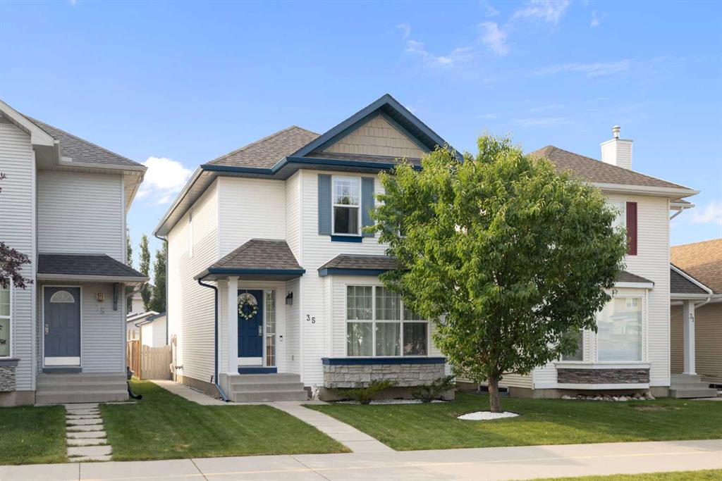 35 Royal Birch Road NW, Calgary, Alberta, T3G 5K5