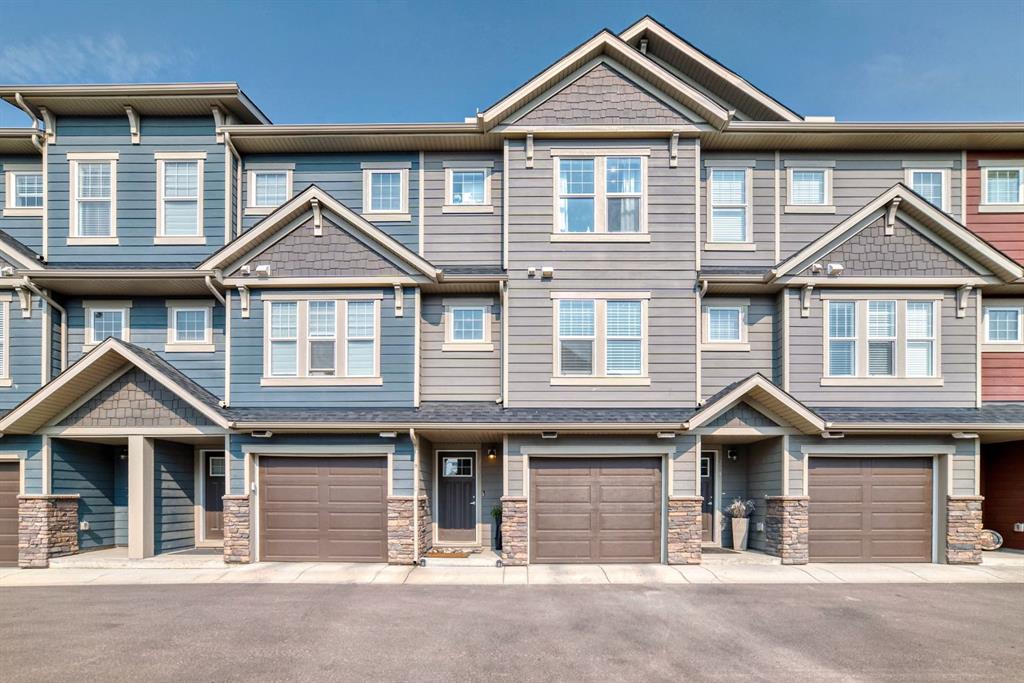 206 Cranbrook Square SE, Calgary, Alberta, T3M3E3
