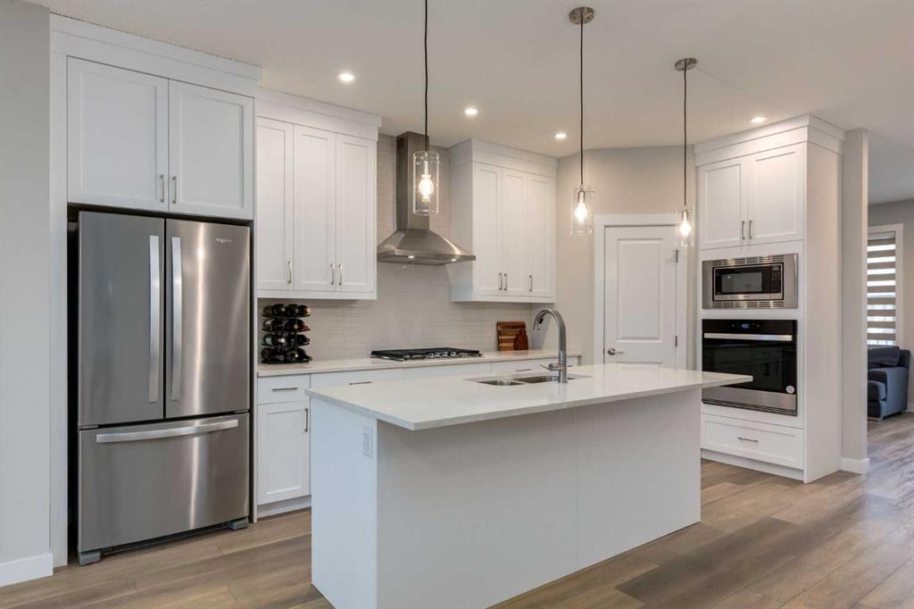 311 Livingston View NW, Calgary, Alberta, T3P 1P4