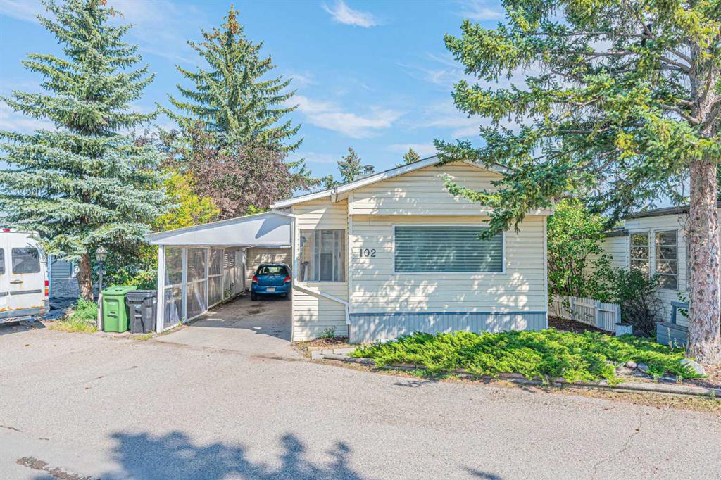 #102 3223 83 Street NW, Calgary, Alberta, T3B 5N1