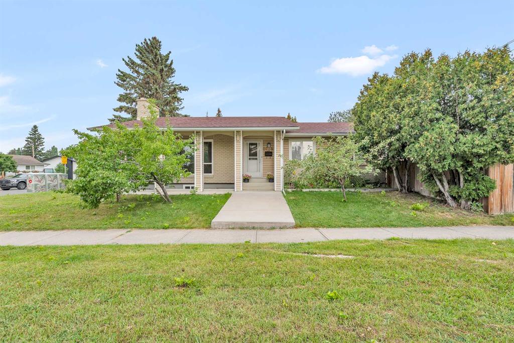1055 Acadia Drive SE, Calgary, Alberta, T2J0E1