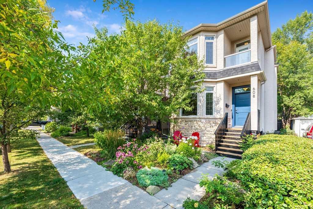 608 12 Avenue NE, Calgary, Alberta, T2E 1B1