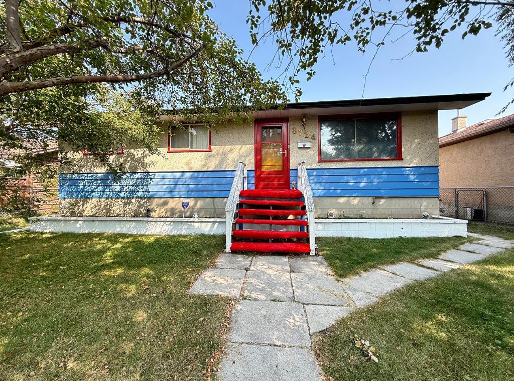 8724 34 Avenue NW, Calgary, Alberta, T3B 1R7