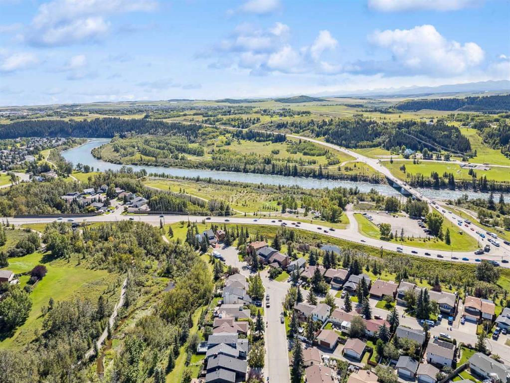 14 Glenhill Crescent, Cochrane, Alberta, T4C1G8