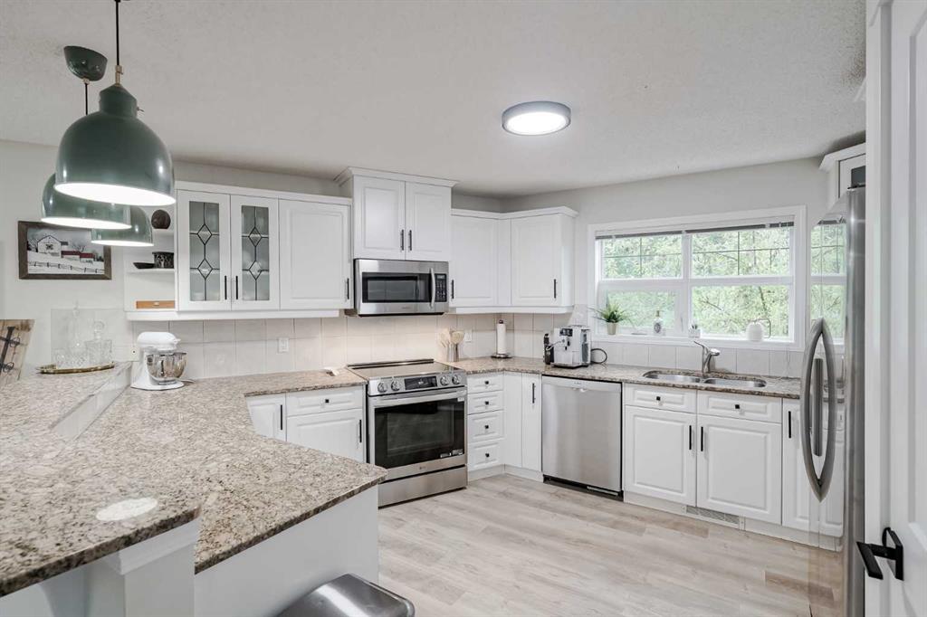 #201 40 Parkridge View SE, Calgary, Alberta, T2J 7G6