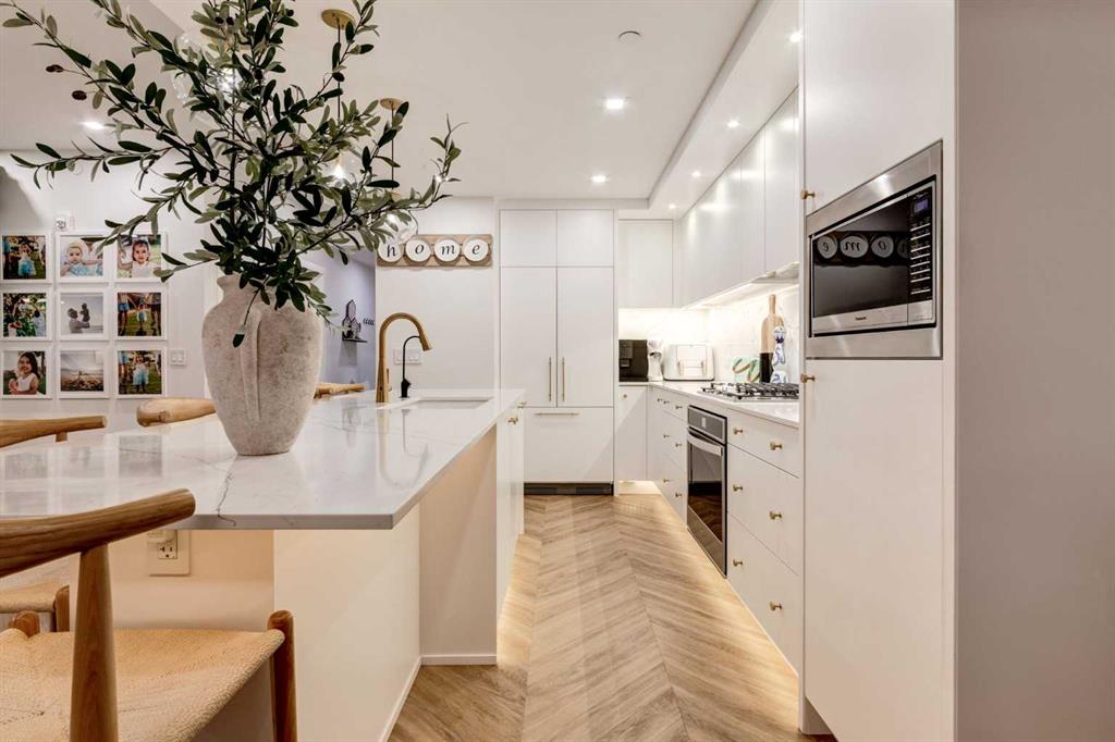 #110 8445 Broadcast Avenue SW, Calgary, Alberta, T3H 4C7