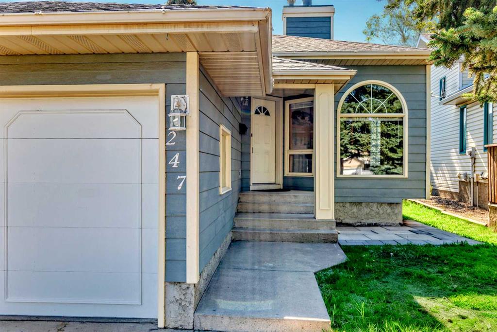 247 SHAWINIGAN Drive SW, Calgary, Alberta, T2Y2Y4