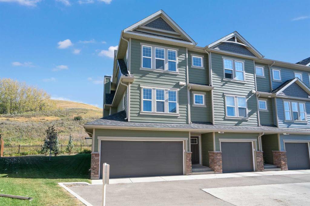 284 Cranbrook Square SE, Calgary, Alberta, T3M 3K8