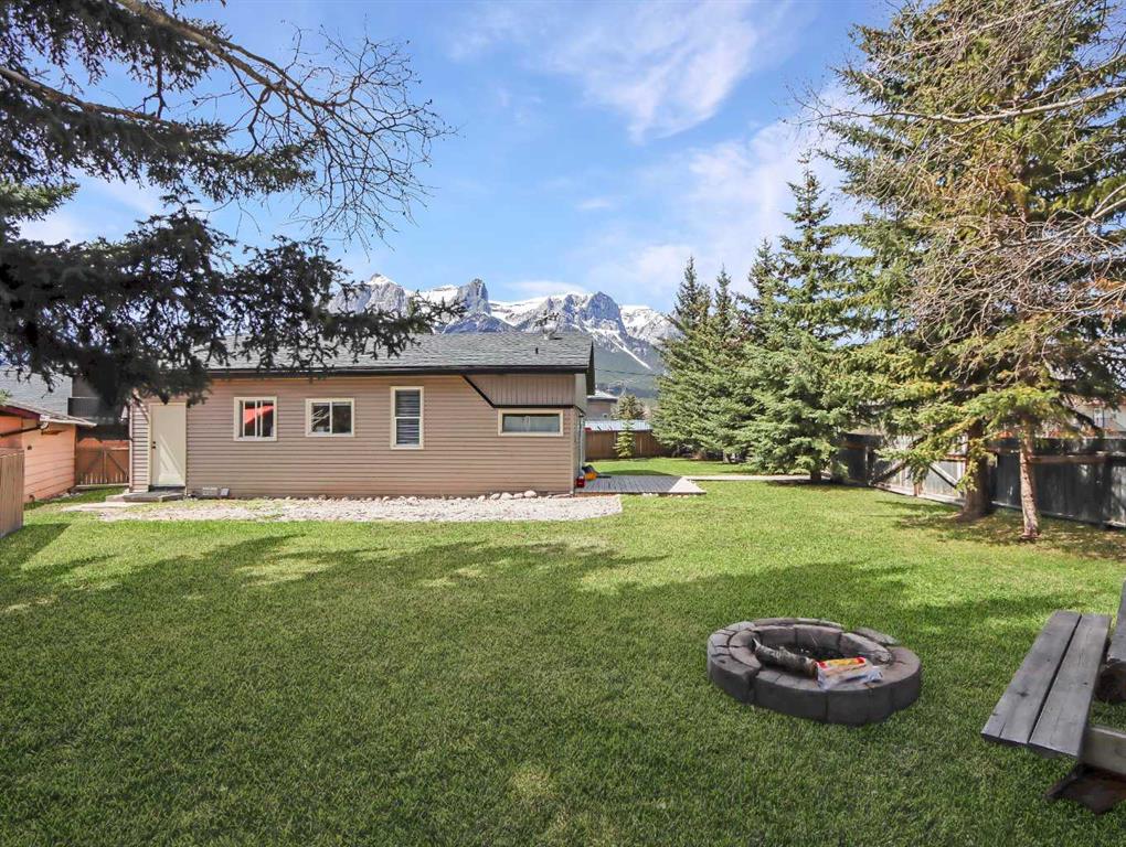 228 17th Street, Canmore, Alberta, T1W1Y8