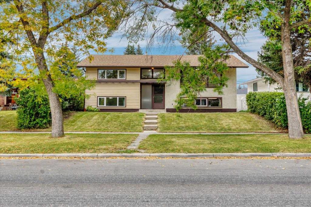 4307 Brisebois Drive NW, Calgary, Alberta, T2L 2G1