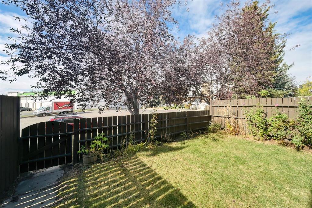 #7 175 Manora Place NE, Calgary, Alberta, T2A 5P7