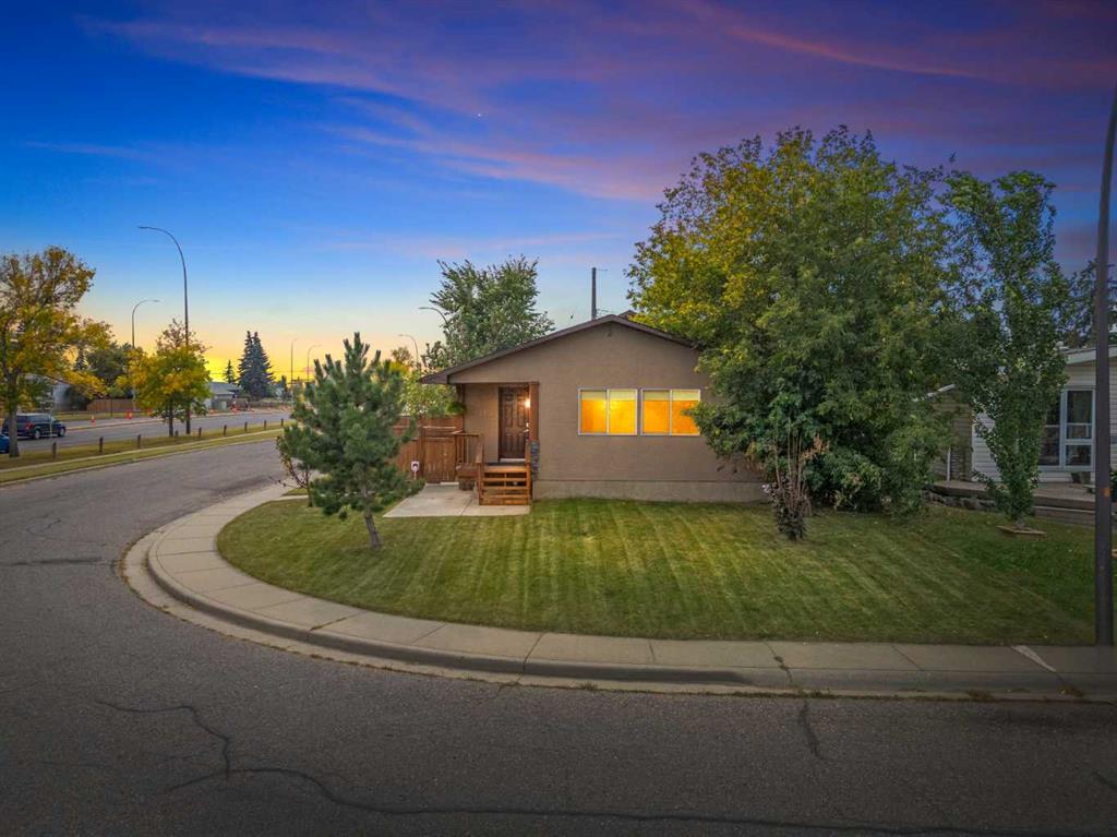 247 Dover Ridge Close SE, Calgary, Alberta, T2B2C5