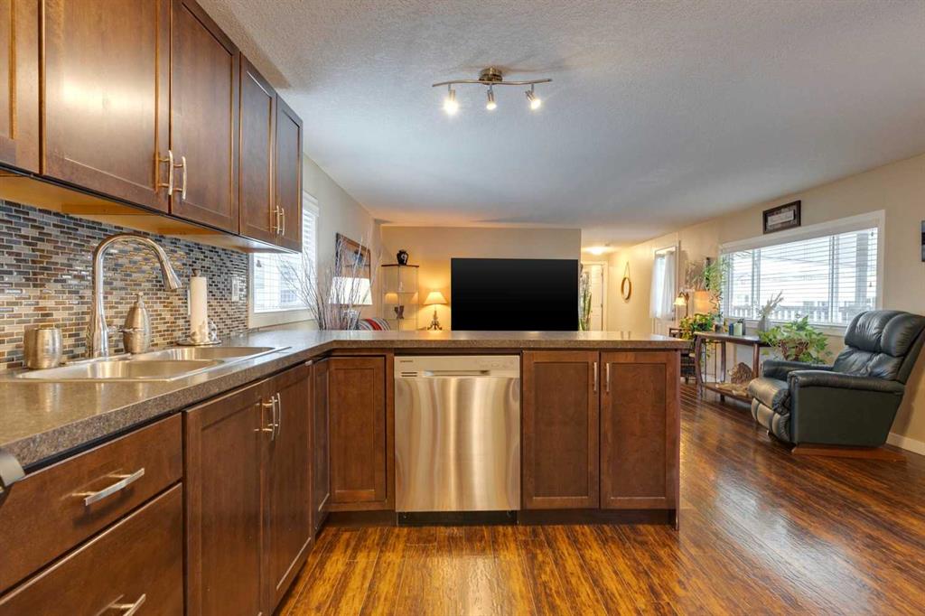 #106 99 Arbour Lake Road NW, Calgary, Alberta, T3G 4E4