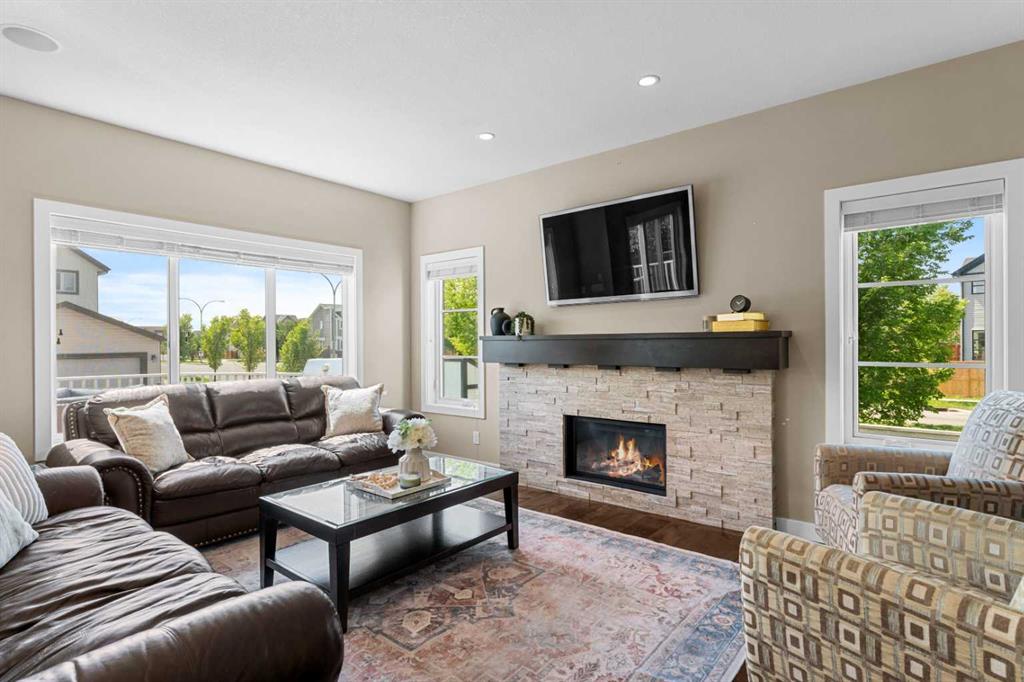 240 Copperpond Green SE, Calgary, Alberta, T2Z 1H9