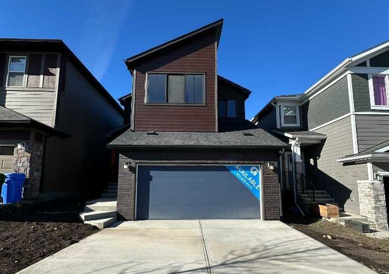 43 Versant View SW, Calgary, Alberta, T2Y 0W9