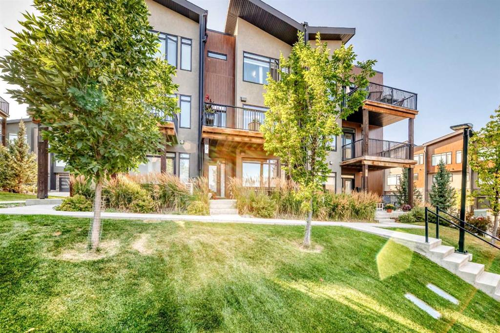 17 Royal Elm Green NW, Calgary, Alberta, T3G 0G8