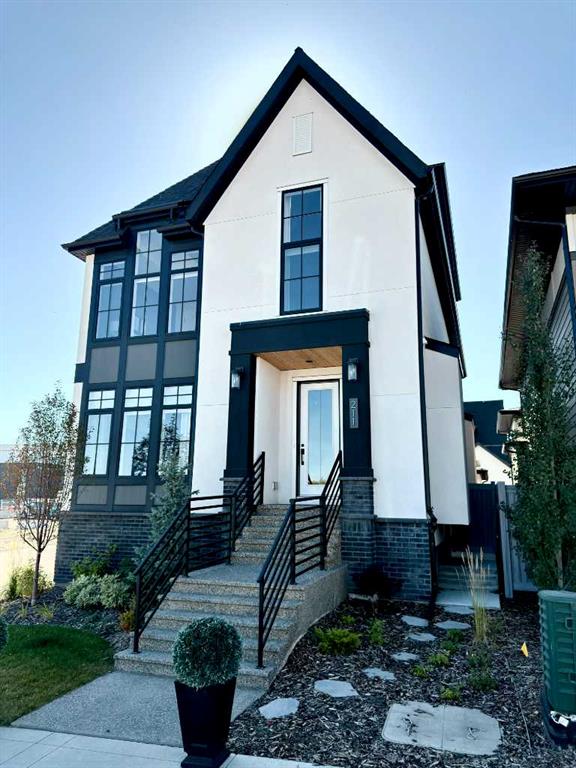 211 Calais Drive SW, Calgary, Alberta, T3E 8H4