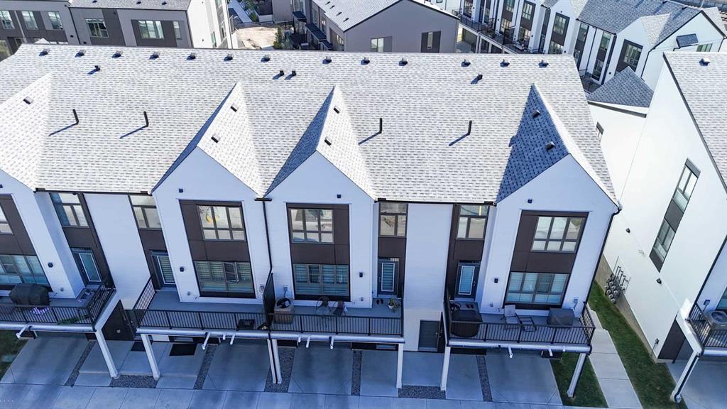 142 SOVEREIGN Common SW, Calgary, Alberta, T3C 3Y3