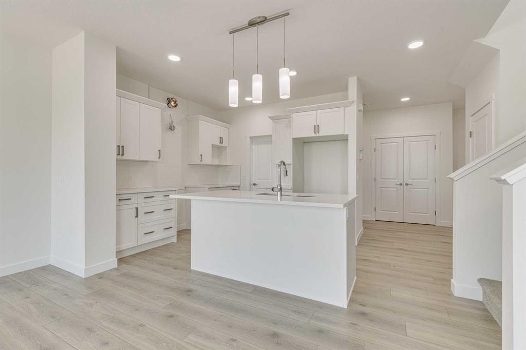 17 Andalusian Road, Cochrane, Alberta, T4C 3B7