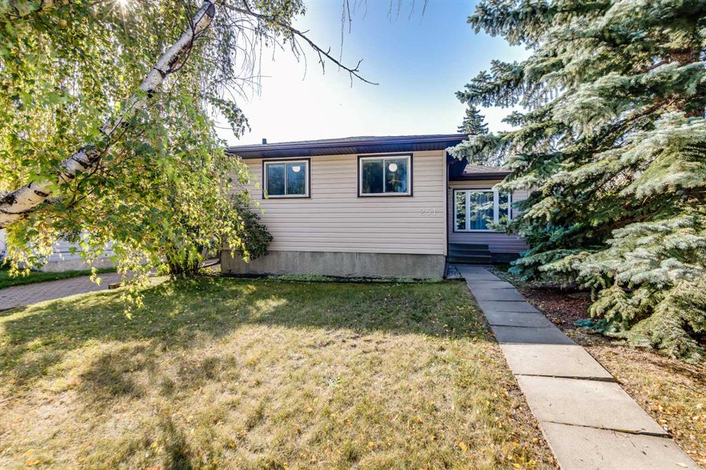 251 Pineland Place NE, Calgary, Alberta, T1Y 4L3