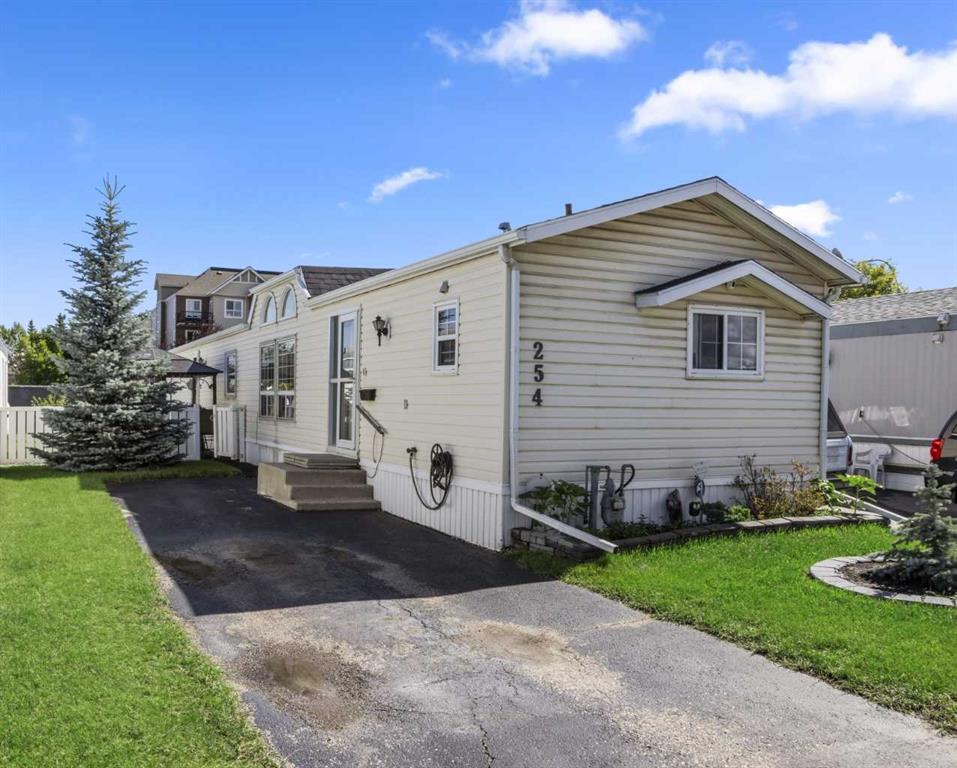254 Erin Woods Circle SE, Calgary, Alberta, T2B 3C9